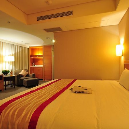 Banqiao Forward Hotel New Taipei City Экстерьер фото